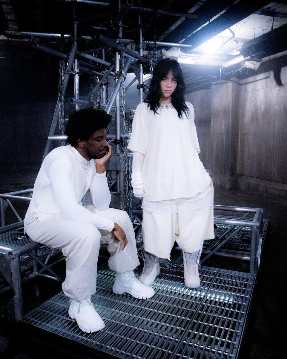 billieeilishtrs's tweet photo. Billie via @Labrinth’s Instagram! 🖤

“This song is finally out and its one of my favorite productions I’ve ever done. I wanna thank everyone that put their magic on it and of course  with the utmost love and respect to one of the most forward thinking creatives and talents in music @billieeilish you make this record even more magical than it was for me in 1st place , much love.”