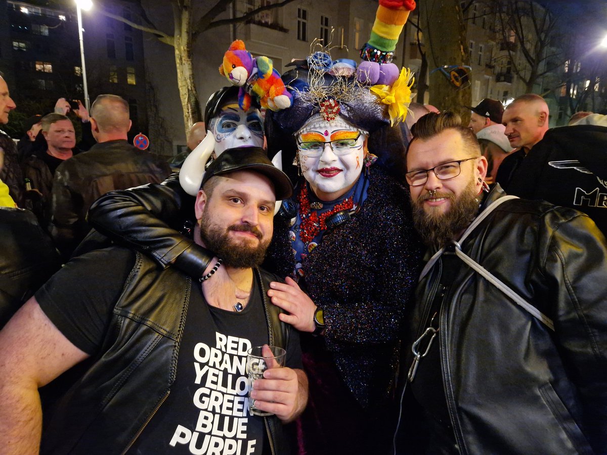 FFbaer's tweet photo. Schöner Start in Berlin https://t.co/e3DPzr2Rf2