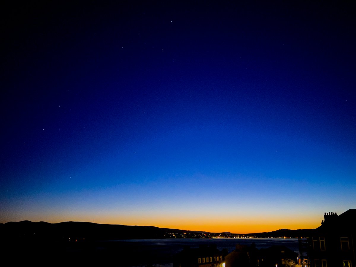 Stars twinkle as dawn approaches over Gourock ...

#Gourock #coastalshot #riverclyde #scenicview #sunrisechallenge #scotland_insta #sunrise #scotlandtravel #Clyde #sunriseoftheday #sunrise_sunset #Scotland