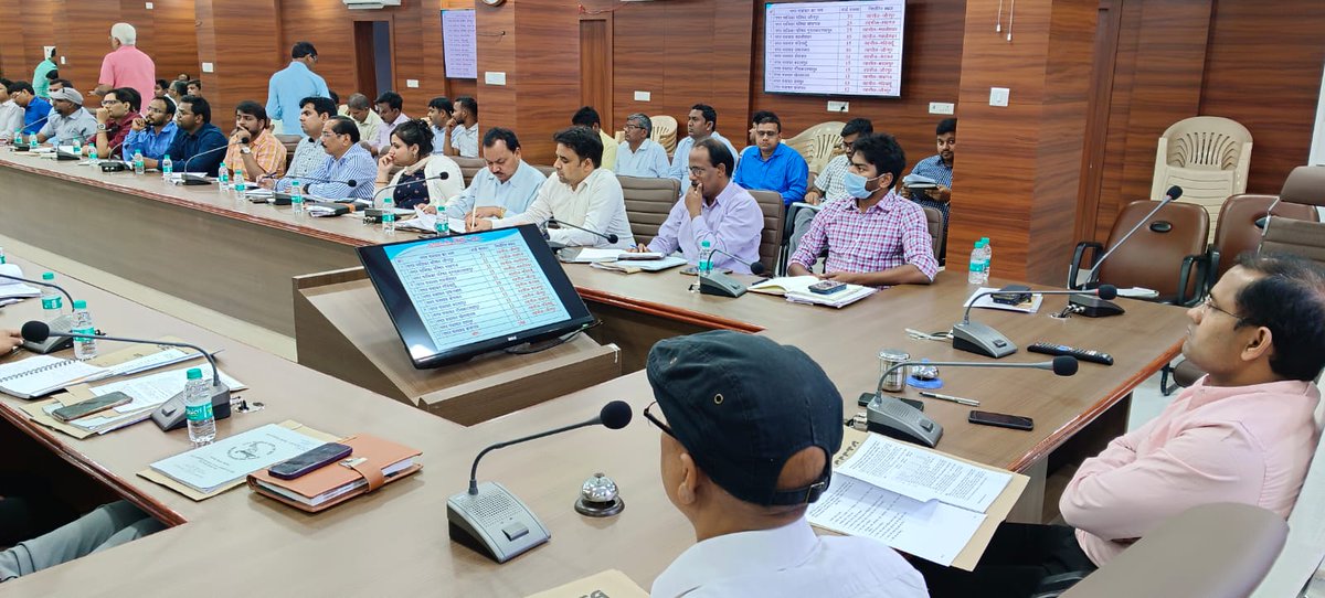 नगरीय निकाय सामान्य निर्वाचन-2023 को जनपद के नगर पालिका परिषद सहित सभी नगर निकायों में सकुशल एवं निष्पक्ष रूप से सम्पन्न कराने के दृष्टिगत आर0ओ0/ए0आर0ओ0 को कलेक्ट्रेट सभागार में प्रशिक्षण दिया गया।
<a href="/myogiadityanath/">Yogi Adityanath</a> <a href="/UPGovt/">Government of UP</a> <a href="/CMOfficeUP/">CM Office, GoUP</a> <a href="/InfoDeptUP/">Information and Public Relations Department, UP</a> <a href="/ShishirGoUP/">Shishir🇮🇳</a>