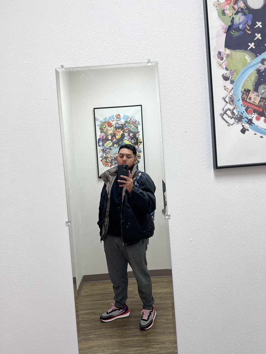 juice_Lloid's tweet photo. Me after taking a dump #otakurestroompic https://t.co/MptTUjCrrV