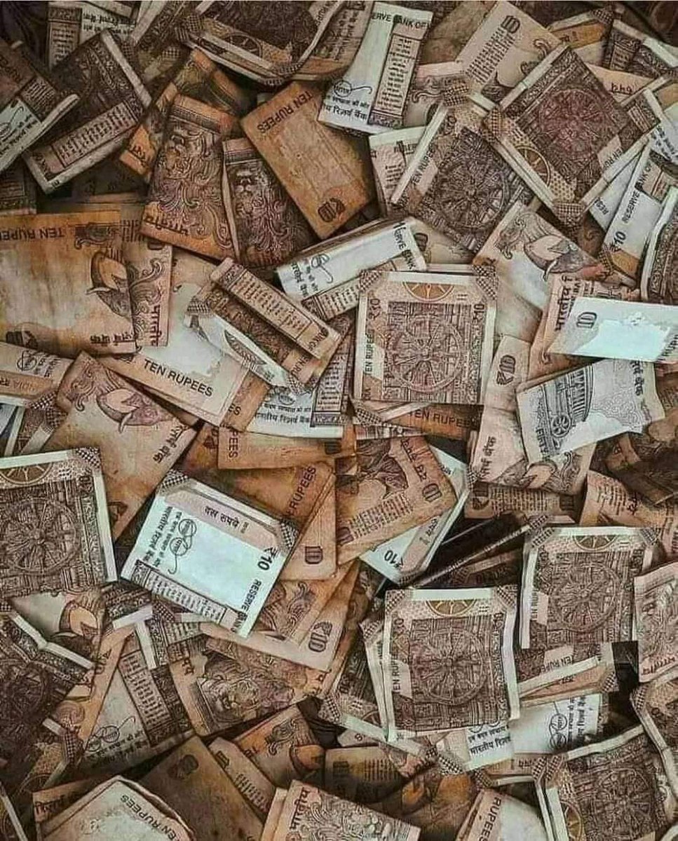 Gayacity1's tweet photo. इसमे सभी 10 नोटों के अलावा एक नोट और है- पहचाने l 🤔 https://t.co/yMYvvnRL6G