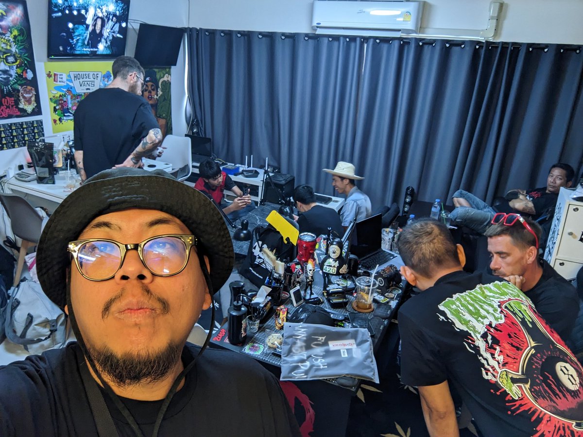 Hatori32041473's tweet photo. เต็มห้องเลยจ้าาา มาละ
@Fast_Buds Welcome to #Funkush
#กัญชาออแกนิค https://t.co/pGS9sQdtIp