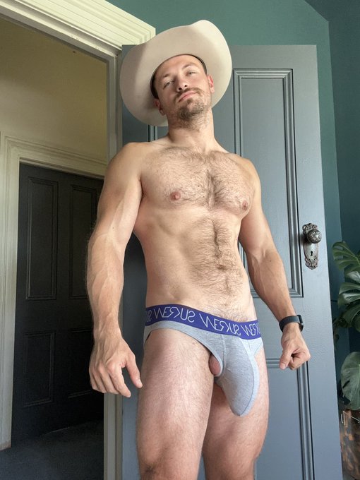 If my package was dating... my penis would be the one in the relationship who takes all the blankets