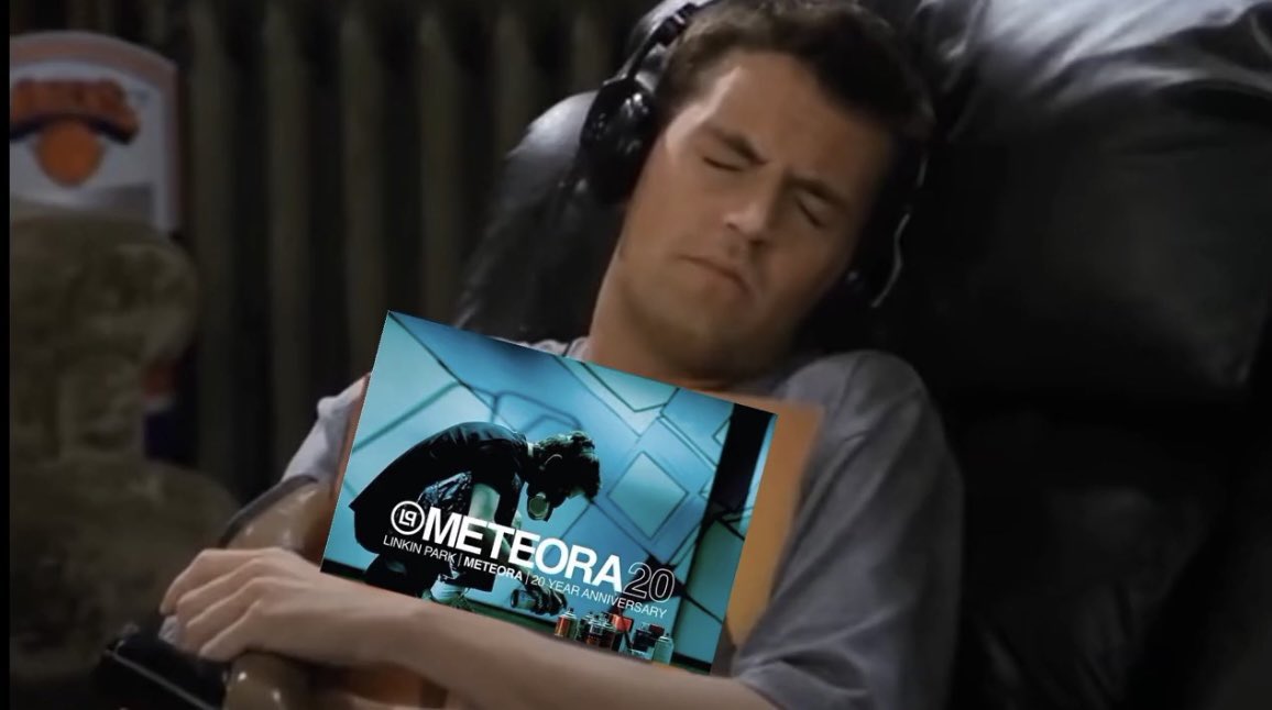 ChesterShots's tweet photo. The entire LP fandom today.

#ChesterBennington #LinkinPark #Meteora20 https://t.co/y9TYMQIMqm