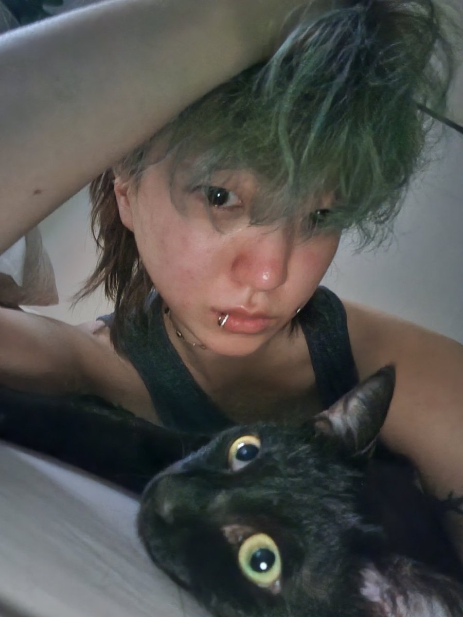 QIX_Official's tweet photo. [💚jiGook] Hi lovelies 🐸🦄🧚‍♂️💚 Thanks you so much for watching our special live on Youtube !! We were so touched by all your letters, vids and art pieces we ended up sheding tears in happiness. LOVE U LOTS AND LOTS !!! Also Happy Asexuality Day if it's not too late 🖤🩶🤍💜 https://t.co/NkPN4QzB0f