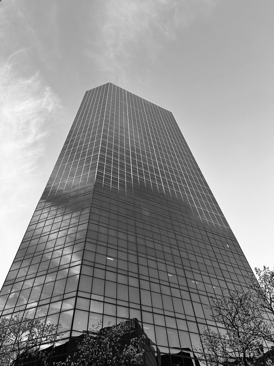 vintiga's tweet photo. St Louis Tower
#StLouisTower #Tower #StLouis #DowntownStLouis #BlackAndWhite #BlackAndWhitePhotography #iPhone #iPhone14 #iPhone14Max https://t.co/gTWOFehgiD