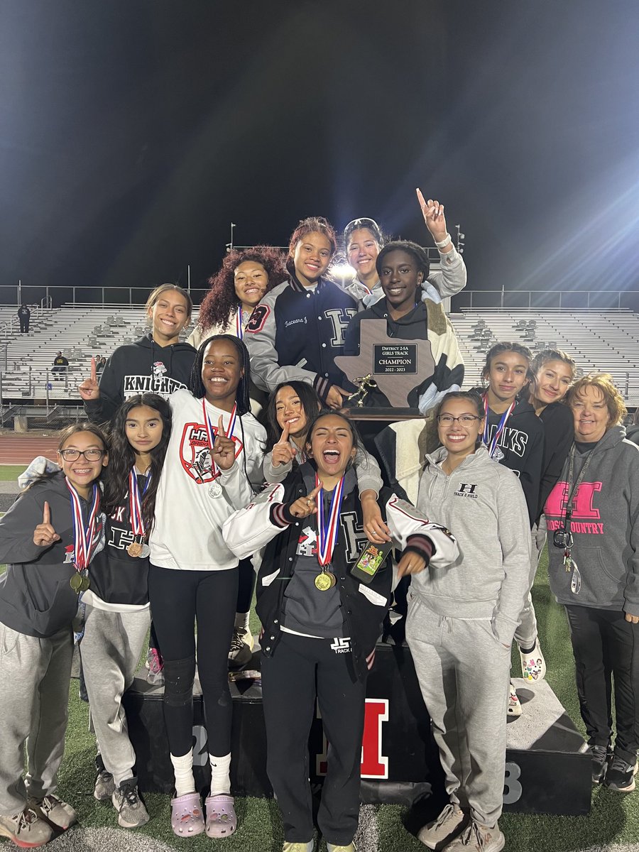 Varsity Track and Field Girls 2023 DISTRICT CHAMPIONS!! Congrats Lady Knights you were amazing and we are so proud of all of you!! “that a boy-girls” #bestjobever #lovethisteam ⁦@RCadena2001LTD⁩ ⁦@Coach_Veliz⁩