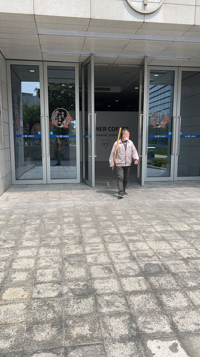 karjk's tweet photo. Amount of money I spend for coffee is already too much. Now my favorite #MannerCoffee coming to our workplace 😅  Rightuuuu mood out Ana manner happy uh iruntha manner issue resolve agalam manner analum manner 😂 #Shanghai https://t.co/LzJPL0cNjb