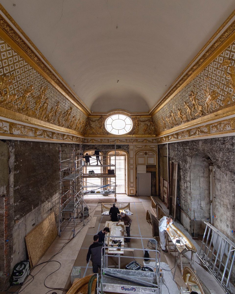CVersailles's tweet photo. 🇫🇷 Découvrez les premières images de la restauration de l’antichambre de l’œil de bœuf. 
🌍 Discover the first images of the restoration of the bull's eye antechamber. https://t.co/Ngb4p89RNL