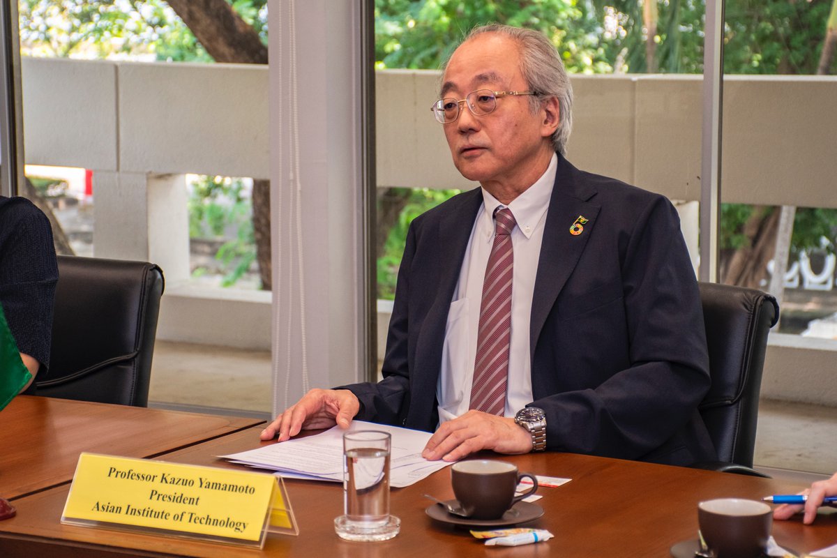 AITAsia's tweet photo. On March 31, 2023, delegates from Guangzhou Greater Bay Area Modern Industry Development Research Institute (MIDRI) made a courtesy visit to AIT President Prof. Kazuo Yamamoto and AIT officials to discuss future collaborations. #AITasia #MIDRI #collaboration https://t.co/QNgPfifr0W