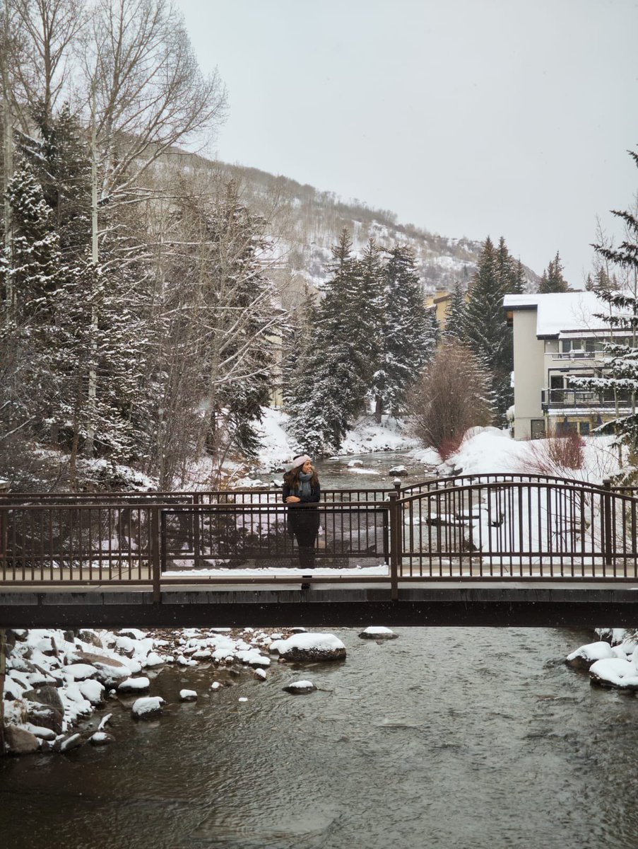 esKGuzman's tweet photo. Hola a todos, regresé después de un periodo inactiva! Estamos en #Vail Colorado como invitados del festival “Taste of Vail” disfrutando de este bello lugar y claro, del frío! https://t.co/lag4vjkXYn