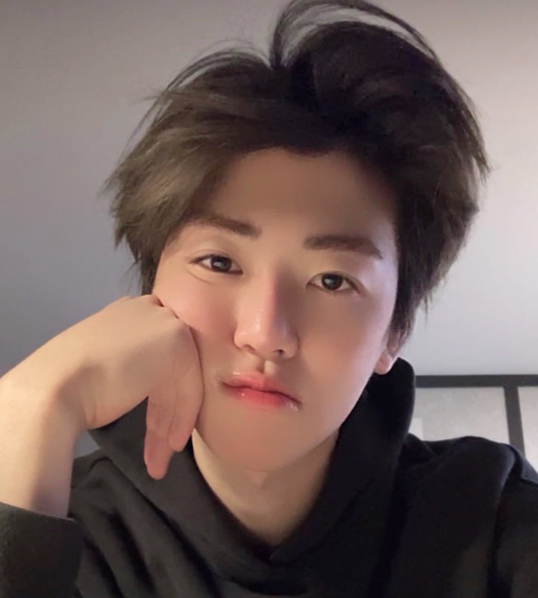 แล้วเทอจะเล่นโทสับหรือจะคุยกับเค้า รอนานแระเนี่ย จะงอนละ ੭(⸝ ⸝o̴̶̷᷄ ·̭ o̴̶̷̥᷅⸝ ⸝)