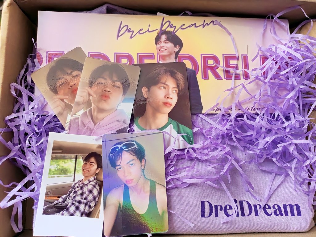 Helli_light07's tweet photo. Finally! got this merch from @teamdreiofc thank youuuu Po and also to @Drei_Amahan I will always support you no matter what hehe #lowkeyfan https://t.co/jJvNEF8Sxo