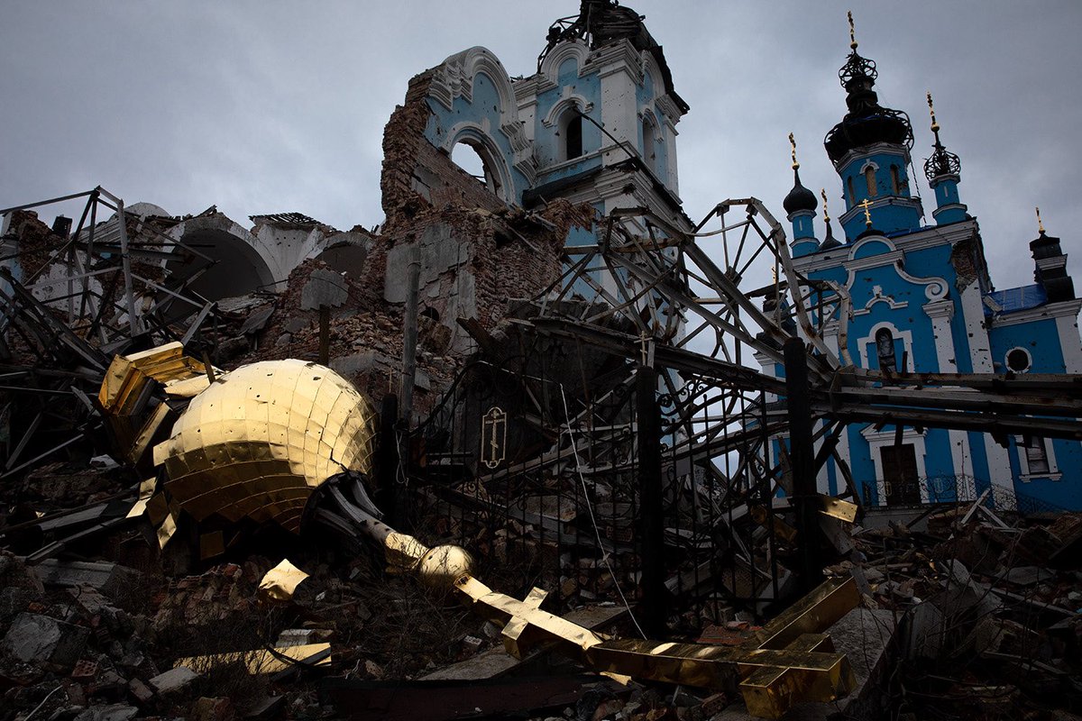 DecodingTrolls's tweet image. ⚡️Before and After: Russia has destroyed 307 churches in Ukraine. So far. Here&apos;s what Russia did to the Moscow Patriciate church in Bohorodychne, Donetsk region. Russia claims its bombs baptise people and places: if a Russian bomb hits you, you&apos;re baptised a Nazi.
