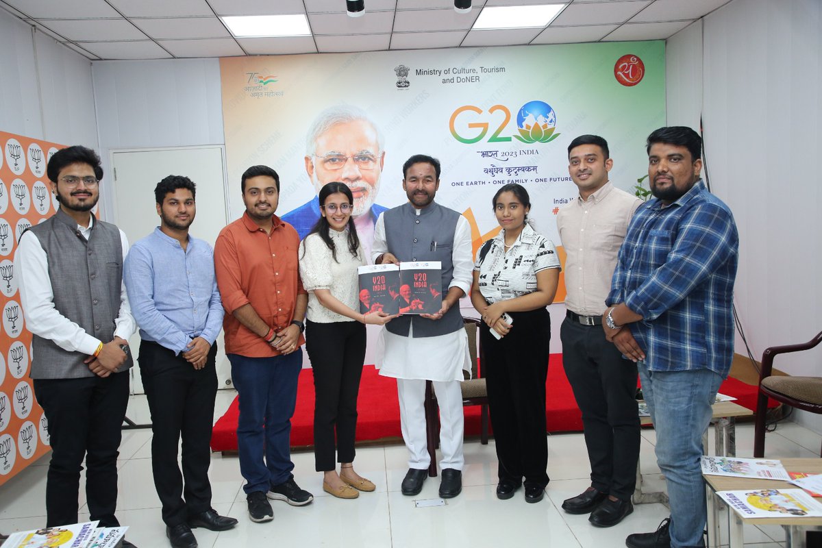 Team Y20 India met with Shri @kishanreddybjp, Minister of Tourism, Culture and Development of North Eastern Region,GOI & presented a copy of the Y20 white papers on Shared Future: Youth in Democracy & Governance and Peacebuilding and Reconciliation:Ushering in an Era of No War.