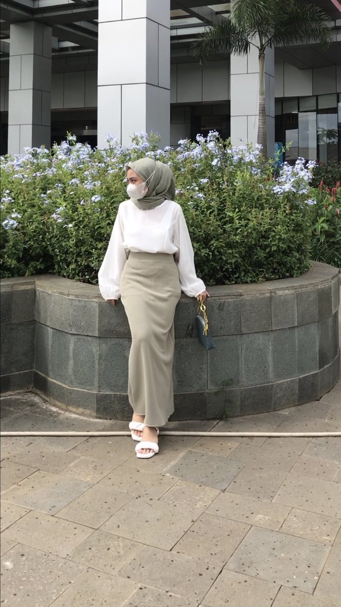 cellaashl's tweet photo. 🦋33
ootd kondangan yg simple tema sage green putih🍏💭
🥝 knit span skirt size medium warna ash green, tebel ga nerawang ga nyeplak, bahan lembut
https://t.co/uuK1pVHhQN
☁️ heels cantik warna putih, bantalan empuk ga bikin pegel kaki
https://t.co/IeFAkOQ6IP https://t.co/tutZ75T123