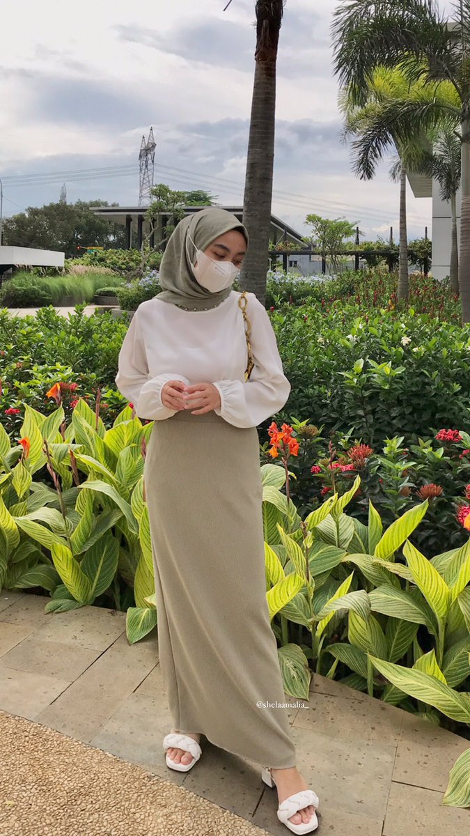 cellaashl's tweet photo. 🦋33
ootd kondangan yg simple tema sage green putih🍏💭
🥝 knit span skirt size medium warna ash green, tebel ga nerawang ga nyeplak, bahan lembut
https://t.co/uuK1pVHhQN
☁️ heels cantik warna putih, bantalan empuk ga bikin pegel kaki
https://t.co/IeFAkOQ6IP https://t.co/tutZ75T123