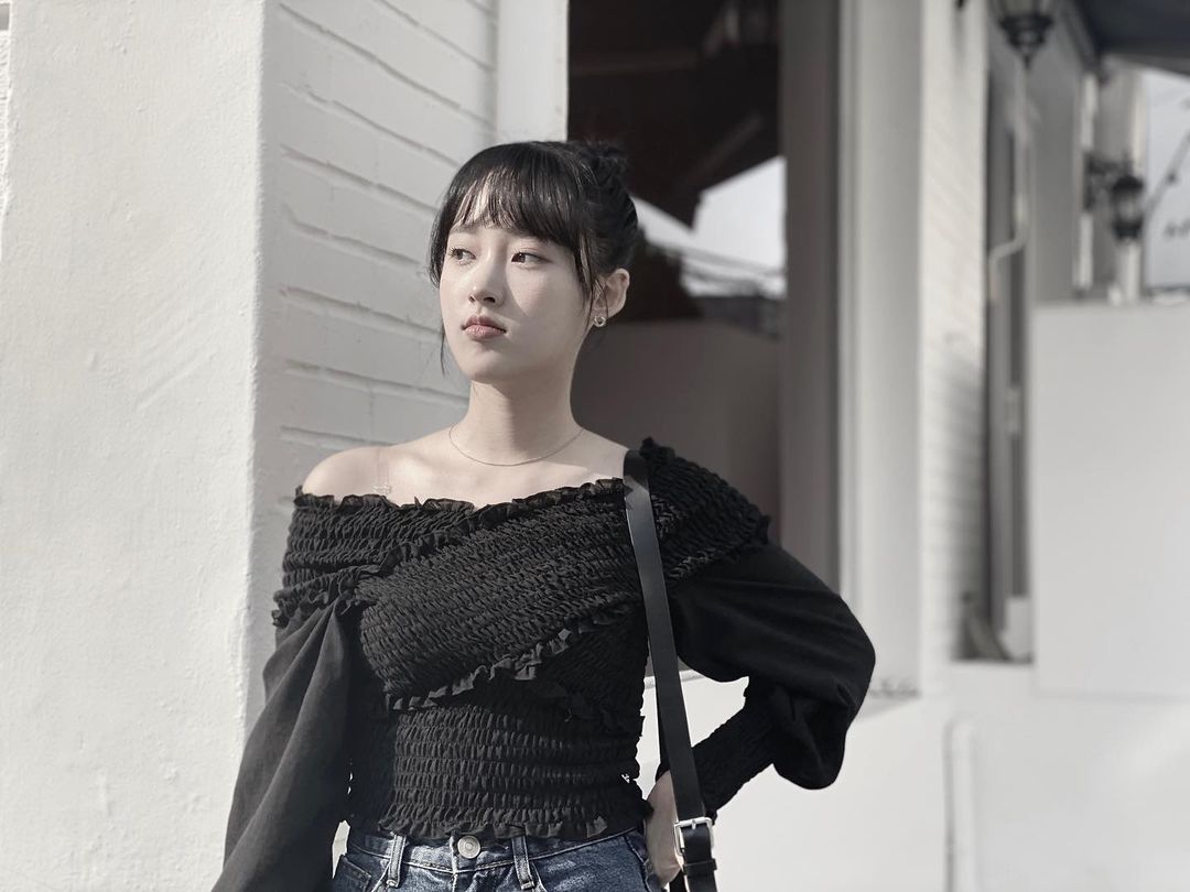 WEKlSSE's tweet image. Todo debe terminar con un broche de oro so, @tinybluer decidió decir ⁦#𝐆øod𝐁ye𝐖ɪɴᴅʏ⁩ en este ⁧#꯱υׁׅׅ꯱hׁׅ֮ꪱׁׁׁׅׅׅ𐀔ׅ꯱tׁׅꭈׁׅꫀׁׅܻ݊ɑׁׅꩇׁׅ֪݊⁩. Asi que usé el ⁦#𝑪๑𝒅𝒆𝟬𝟲𝟬𝟰⁩ para ser la primera en ver ⁦#𝑩ᕯ𝑵𝒖𝒎𝒃𝒆𝒓⁩.   

𝚐oryēo ୨୧ 𝖈h𝑖ca 🥢 #ar𝑠yn !