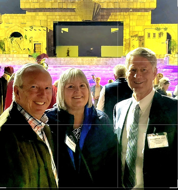 EVPLewis's tweet photo. Thanks to Canada/AZ Business Council @GlennWilliamso3 &amp; Karen and @PinalPartnershp Tony Smith &amp; @CityofMaricopa Mayor Nancy Smith for joining us @EVPartnership in @CityofMesa for the @Ch_JesusChrist #EasterPageant https://t.co/0x8pLDuzng