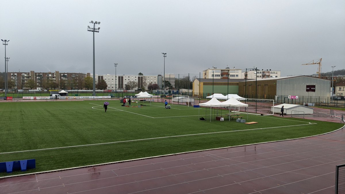DSDEN70's tweet photo. Semaine Olympique et Paralympique #SOP2023
En avant pour le SOP'athlon au stade Hologne à Vesoul ! Près de 1500 élèves attendus, des activités sportives et réflexives, classiques ou inclusives, et un grand défi collectif à relever 🏃‍♀️👨‍🦽
Suivez l'événement en direct ⬇️ @acbesancon https://t.co/DGw2TKFg0n