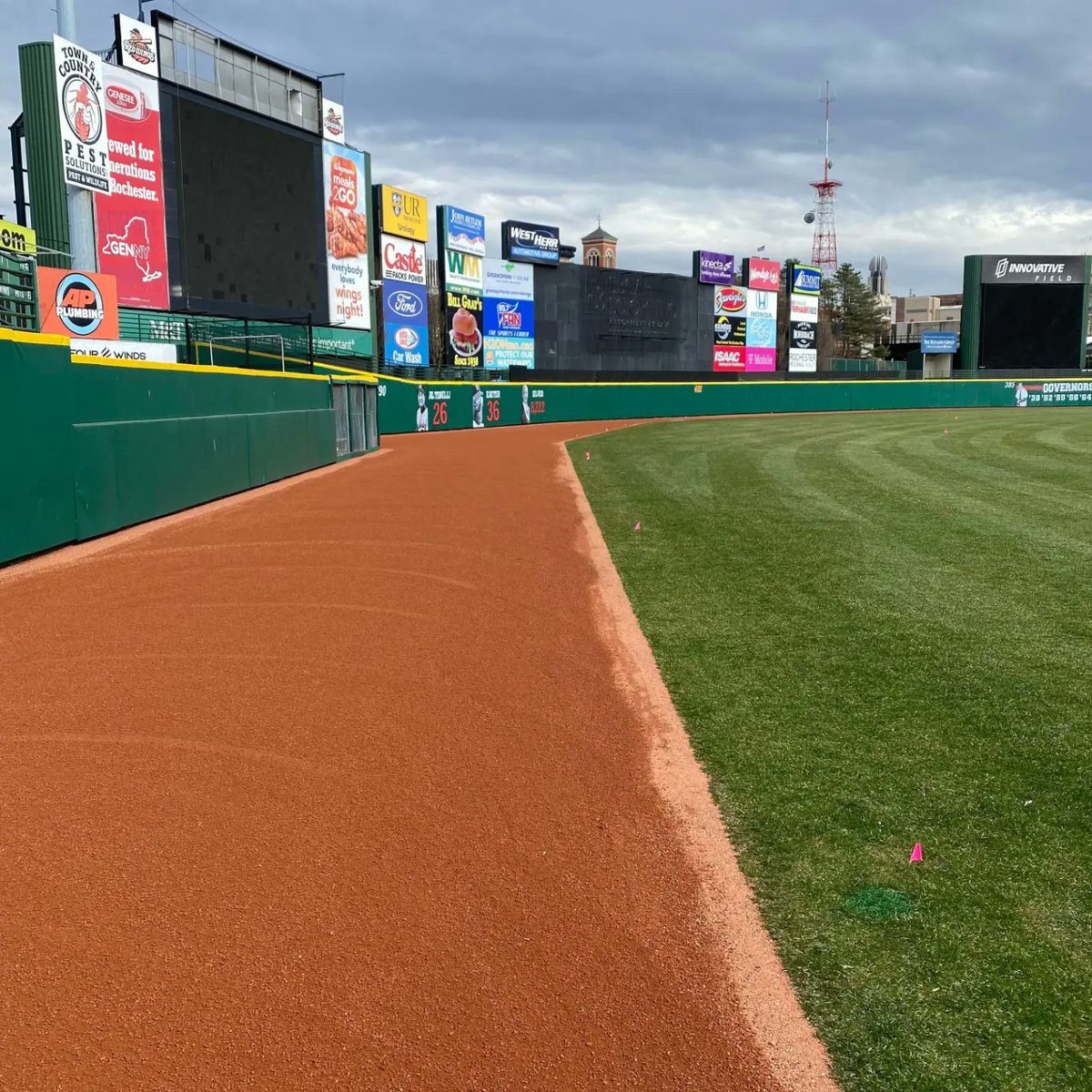DuraEdge's tweet photo. The Rochester Redwings and their DuraTrax warning track are ready for the season. Our @Homefield_ installers Mack, Tyler and Zack worked hard to give them the best warning track possible. Good luck to the Redwings and our other MiLB friends this season!
#DuraEdge #DuraTrax https://t.co/lP2YGPJGLb