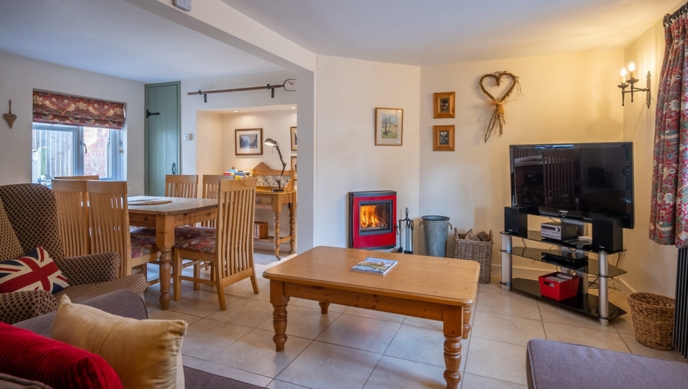 Honeypot Cottages tweet media