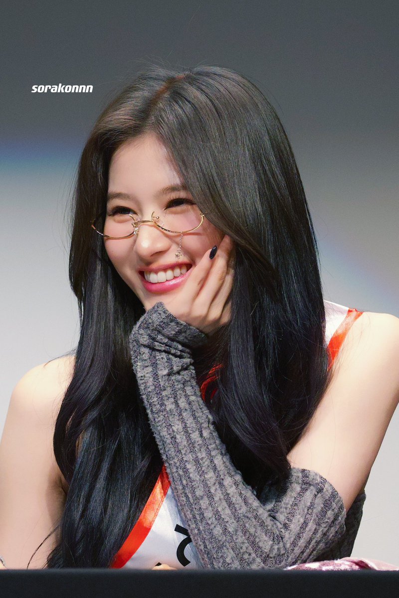 sana pics (@sanapics) on Twitter photo 