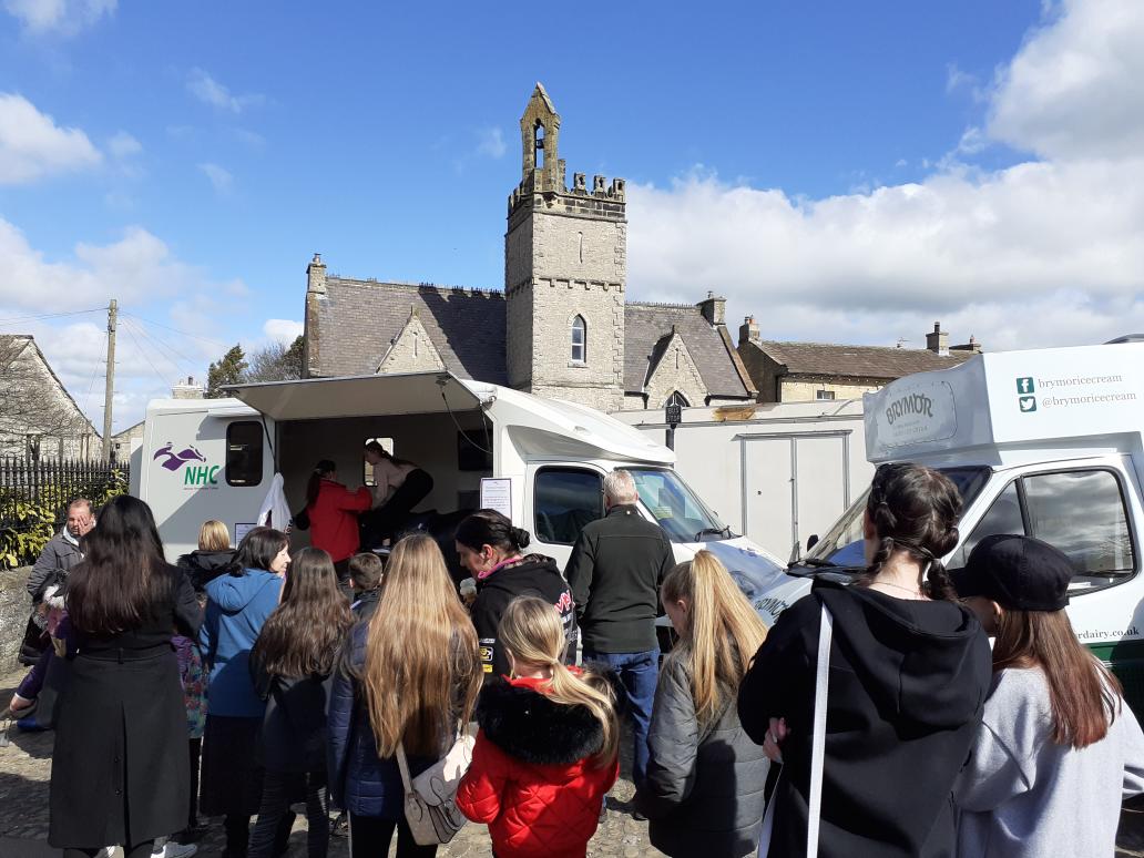 The_NHC's tweet image. Today we are in #Middleham for the annual Middleham Open Day, to showcase the horseracing industry. Come say hello and have a go on our racing simulator. 🐎☀️ #TheNHC #MiddlehamOpenDay #CareersinRacing