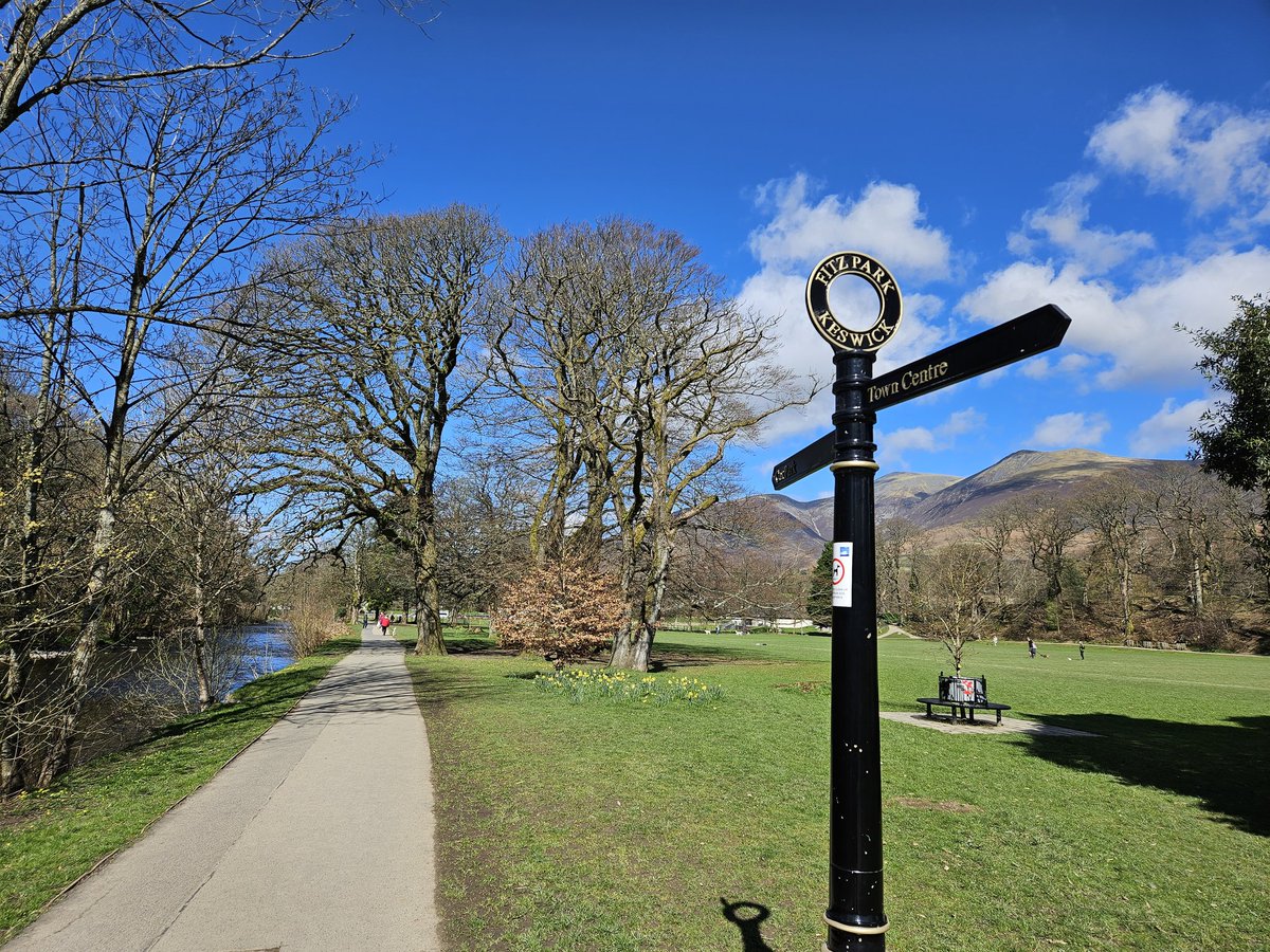 SavedByMars's tweet photo. Fitz Park in Keswick #fingerpostfriday #BankHolidayWeekend https://t.co/aEcGNAf7pq