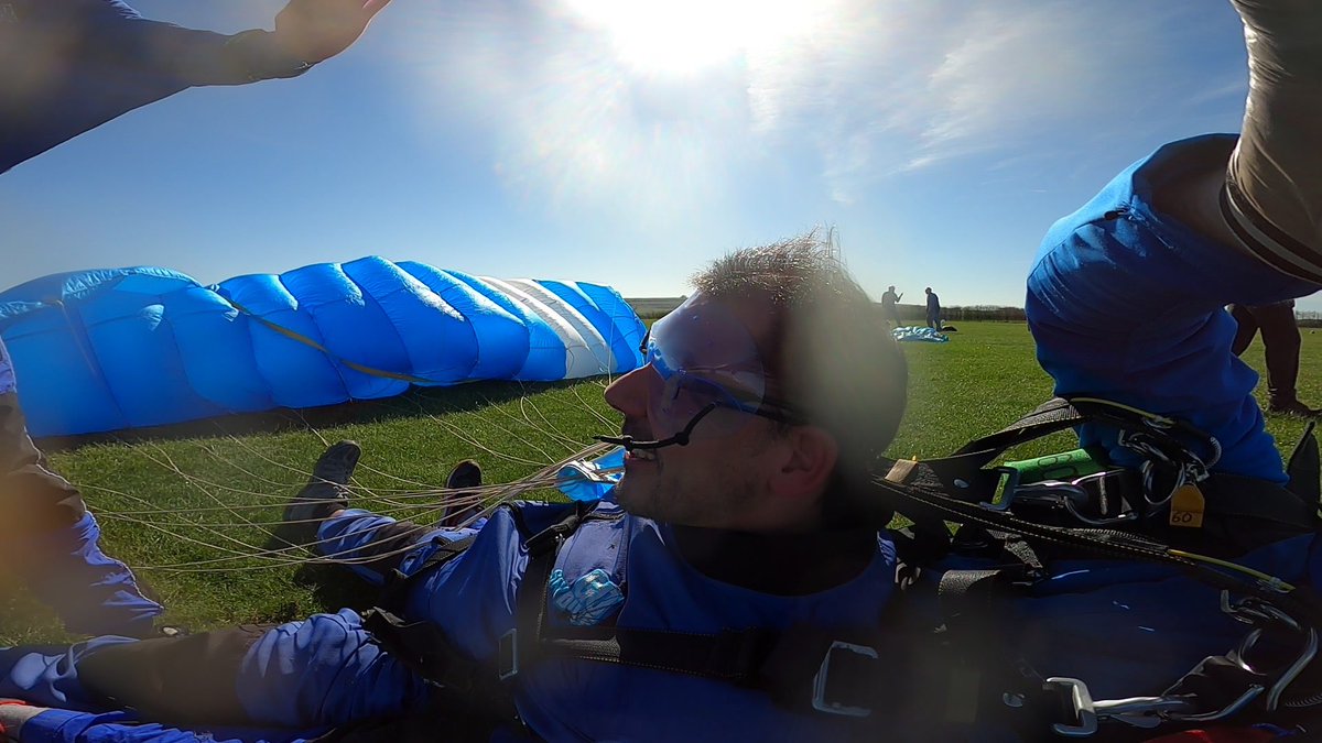 MichaelClarke89's tweet photo. I’ve done some crazy stuff in my time but jumping out of a plane at 15,000 feet absolutely tops it what an amazing experience!!! 🪂 #Skydive #GoSkydive @GoSkydiveUK https://t.co/SD44ah4Jcy