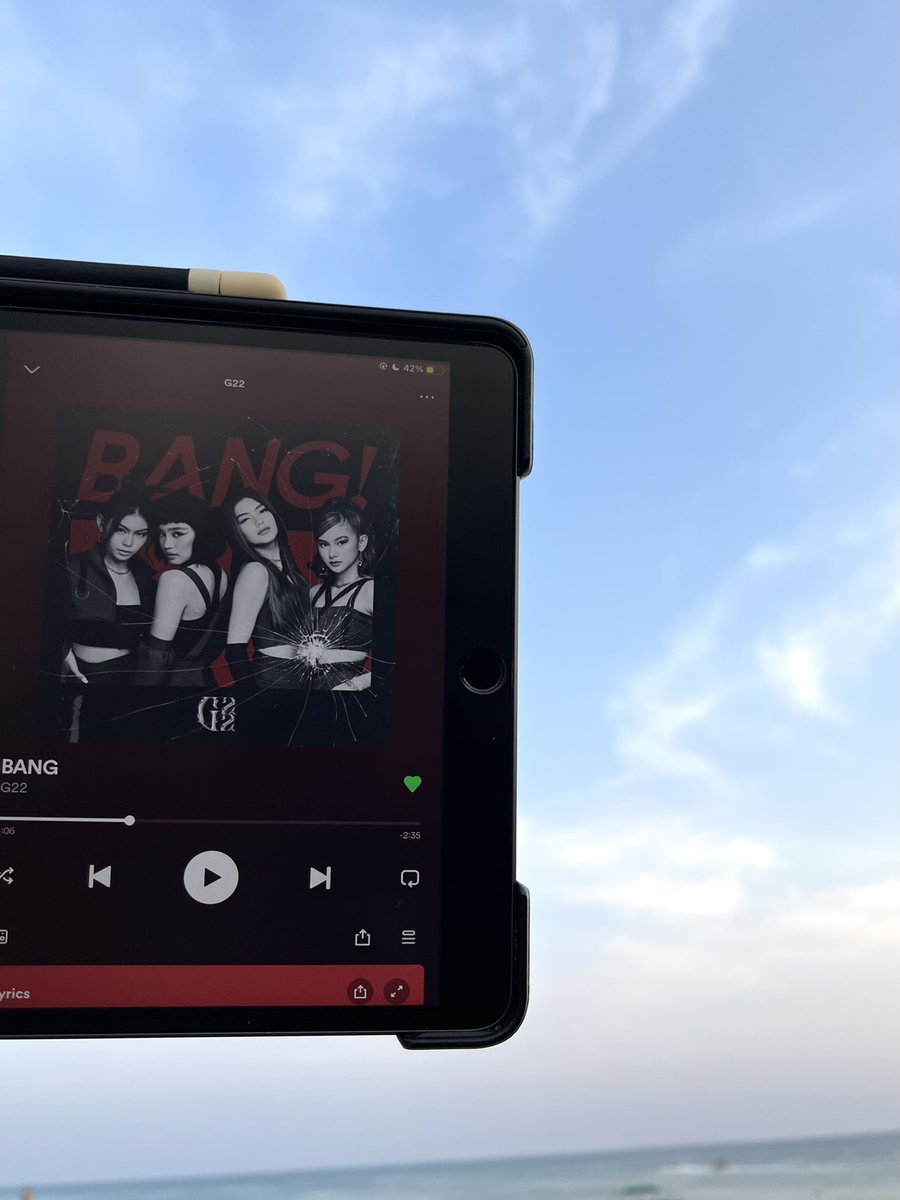 Happy Good Friday to everyone. ✨💫
and also BANG! by G22 is now more than 500k streams on Spotify!! Thank you so much for streaming with us! 

Enjoy the holy-days, G22 &amp; Bullets! 

*late post😭*

#G22 <a href="/G22Official/">G22 Official</a>