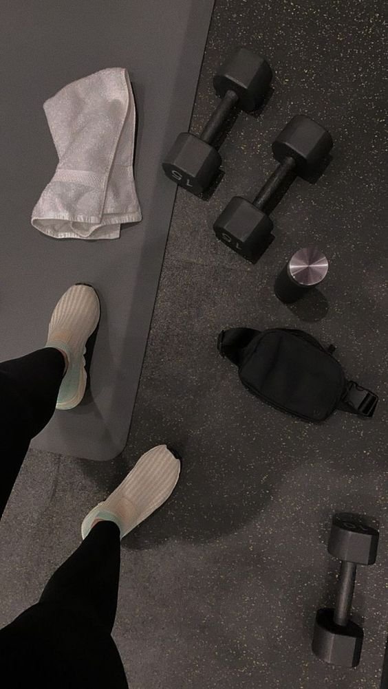 MalvinaWmodel's tweet photo. Jeg elsker fredag, jeg elsker gymnastiksalen, jeg elsker mig selv i gymnastiksalen om fredagen😂.
går du i fitnesscenter? https://t.co/SCe7grILOj