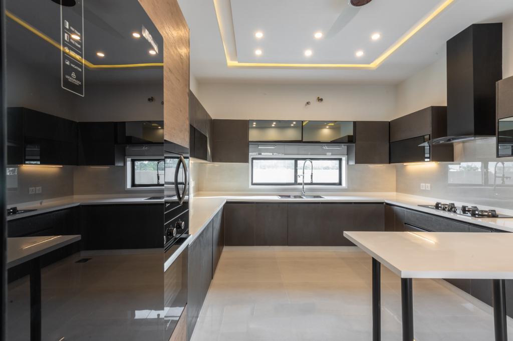 sajeelproperty's tweet image. Brand new one kanal house in Phase-7 near Golf Course.  

Modern Contemporary
5 bedrooms N bath

A+ Construction 
Imported Tiles and fixtures 
 
DM 850 Lac

Sajeel Khan
0300 3504666
#Dha #dhaphase7 #dhalahore #housesale #house #DhaKanalHouse #designerhouse #sajeelproprty