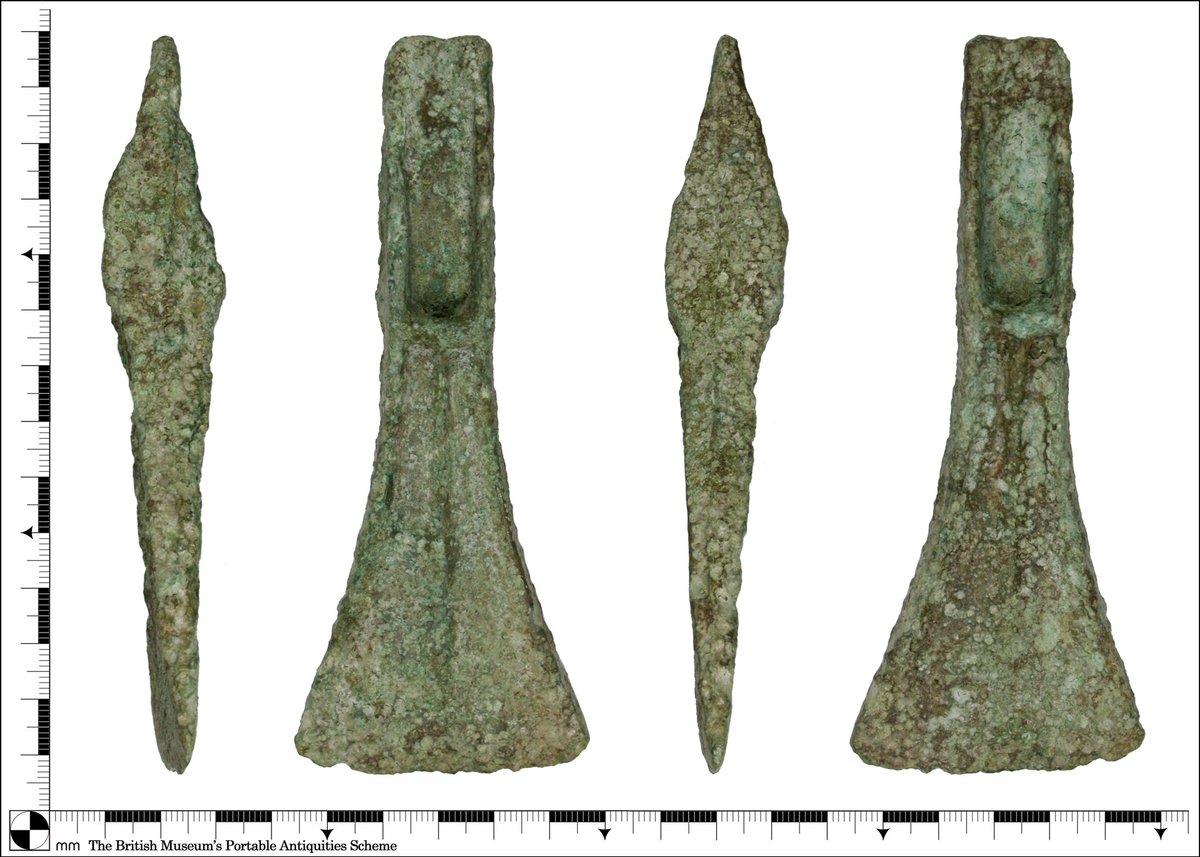 It’s #FindsFriday!!

Here’s a South-western type palstave dating from the Taunton Phase of the Middle Bronze Age (c. 1400 BC - 1275 BC).

See PAS database record CORN-08673C for details:

finds.org.uk/database/artef…

#PortableAntiquitiesScheme #RecordYourFinds #Archaeology #Cornwall