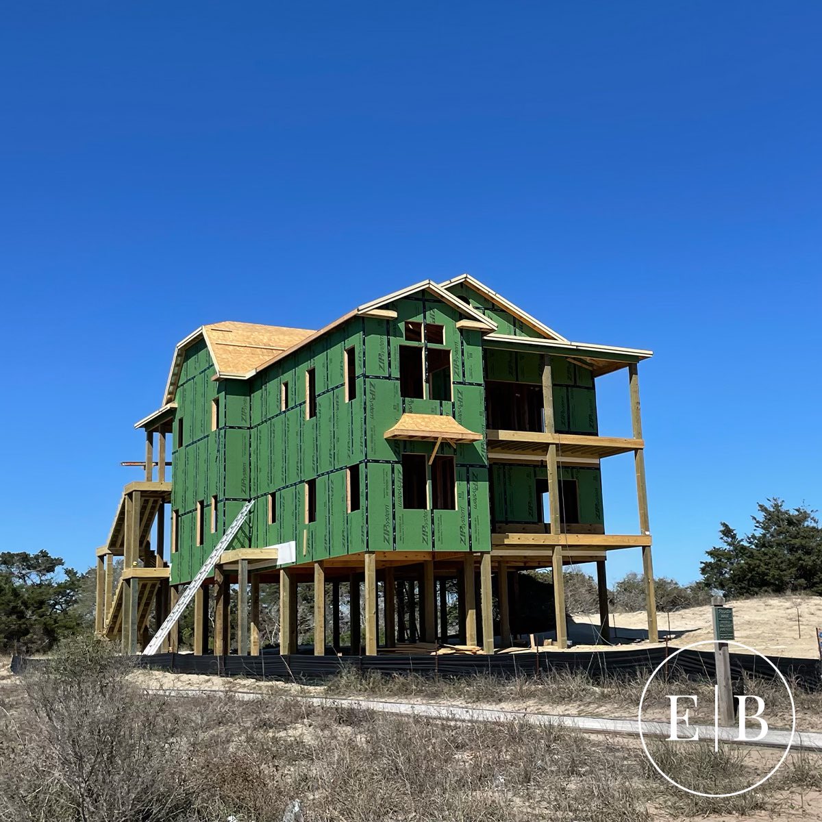 brunswickbroker's tweet photo. Moving right along in Pointe West on @HoldenBeachTown
.
#happyclients #newbuild #secondhome #beachhouse #islandlife #marksaundersluxuryhomes #holden #holdenbeach #holdenbeachnc #pointewest #ncbrunswickislands #marshfront #oceanview #islandvibes #beachtown #yourrealestateadvocate https://t.co/aQgY55mZQN