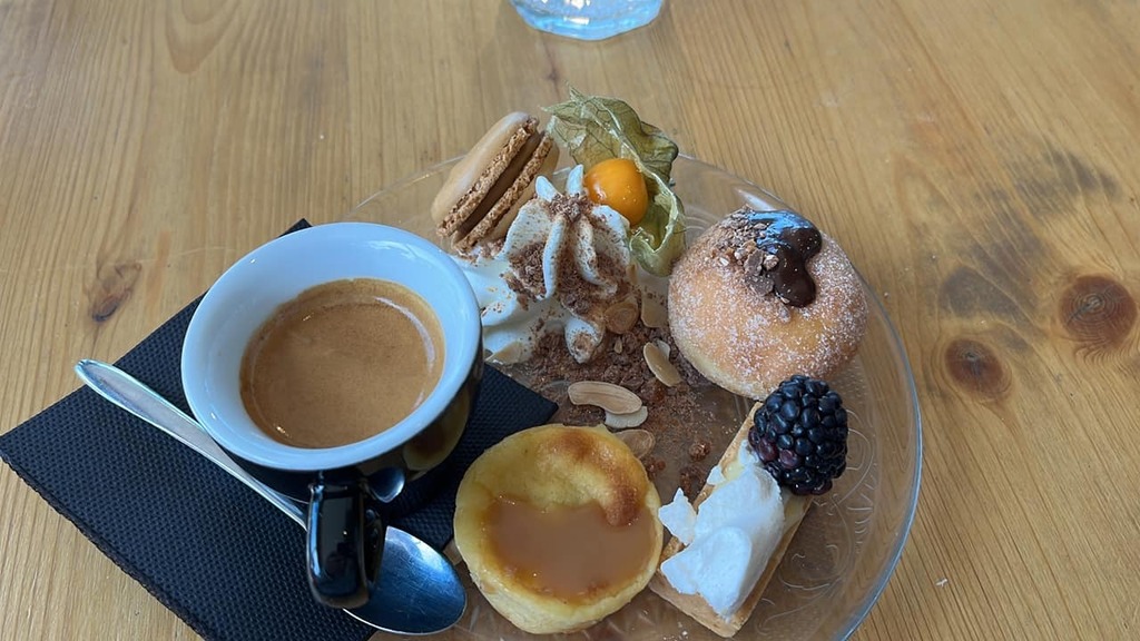 labouille51's tweet photo. Anne-Laure Potet un café gourmand https://t.co/Qg9Jew4RAd https://t.co/CnYNih8gjP
