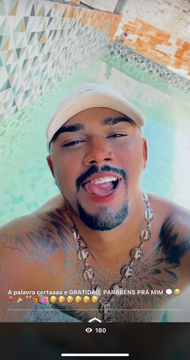 50mil22's tweet photo. A palavra certa é GRATIDÃO, PARABÉNS PRA MIM 💭😭🎈🎉🎊🎁🛍️❤️❤️❤️ https://t.co/5zTWSsTSzW