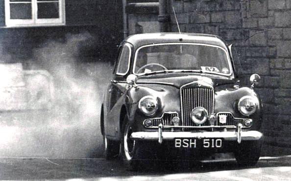 Rootes_Group's tweet image. Remembering Jim Clark, motorsport maestro, 4 March 1936 - 7 April 1968. 

Jim’s incredible career all started at the wheel of this Sunbeam Mk III, a winning combination from his very first race.

#Sunbeam #RootesGroup