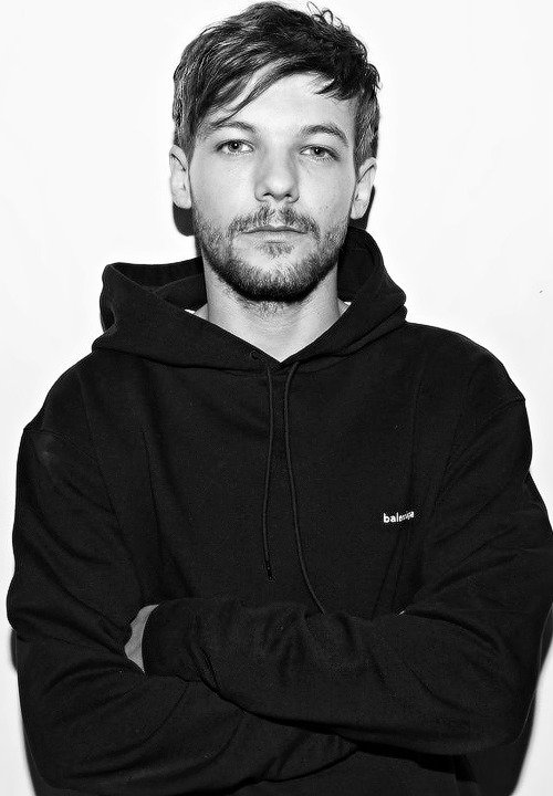 pani_na_fochu's tweet photo. What a stressful day. Please, be kind to each other and support Louis Tomlinson, the reason we are here and the light we all follow

LOUIS WE LOVE YOU
#WeLoveYouLouis
#FaithInTheFuture https://t.co/lukMjt79sp