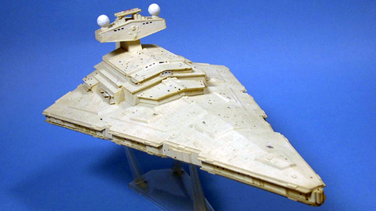 プラモデル完成品　スター・デストロイヤー　電飾済み Yahoo!オークション -「スターデストロイヤー 電飾」の落札相場