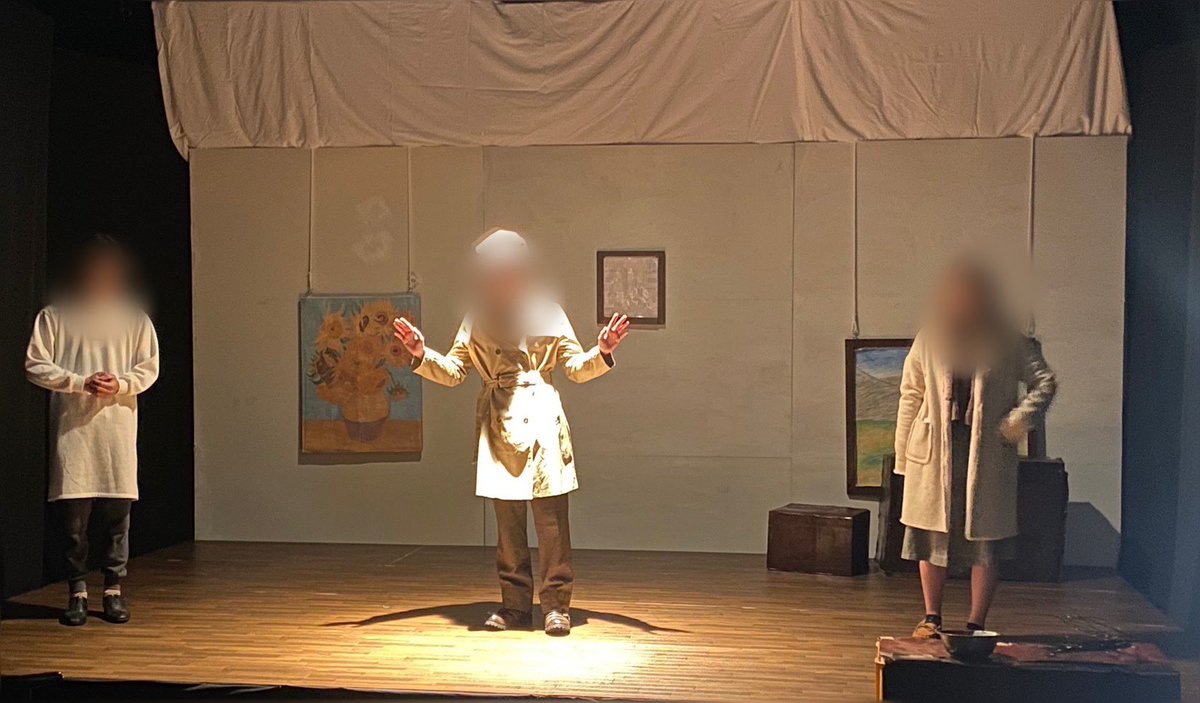 theatrefumee's tweet photo. 公演本番の前に、ゲネ公演というものを行います。obなどの近しい人たちだけを呼んで、本番と同じスケジュールで公演を行うのです。役者や裏方の動きなどを確認し、本番の精度を上げるために必要な準備です。

文責：やしゃ
 #群馬大学 https://t.co/NIHPfSISrn