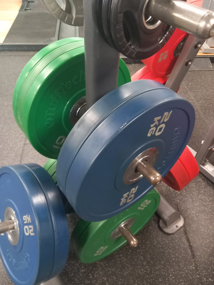 JulieEllam's tweet photo. I had a great session in the gym this morning working on my physical and #mentalHealth 💪My PT Stewart is keeping me right, and I love him for it. Thanks @Ed_Leisure. P.s. I did not lift any of these weights 😀 https://t.co/cRuzV23nr2