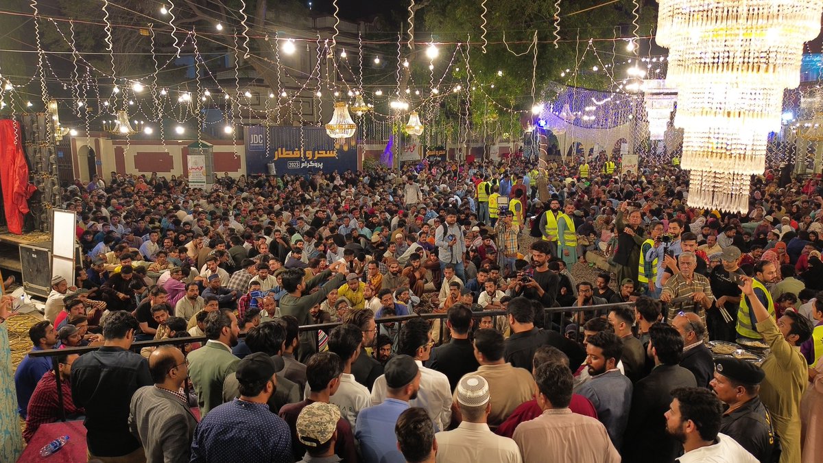 jdcfoundationpk's tweet photo. سولہویں سحری کے مناظر
For more details call us at 𝟬𝟮𝟭-𝟯𝟲𝟯𝟰𝟭𝟬𝟱𝟵
Donate us online through our 𝘄𝗲𝗯𝘀𝗶𝘁𝗲: https://t.co/GHwC5PquOv
.
.
.
#jdc #jdcfoundation #jdcsehroiftarprogram #ramzan #ramadan #ramadan2023 https://t.co/OuqygSw4XM