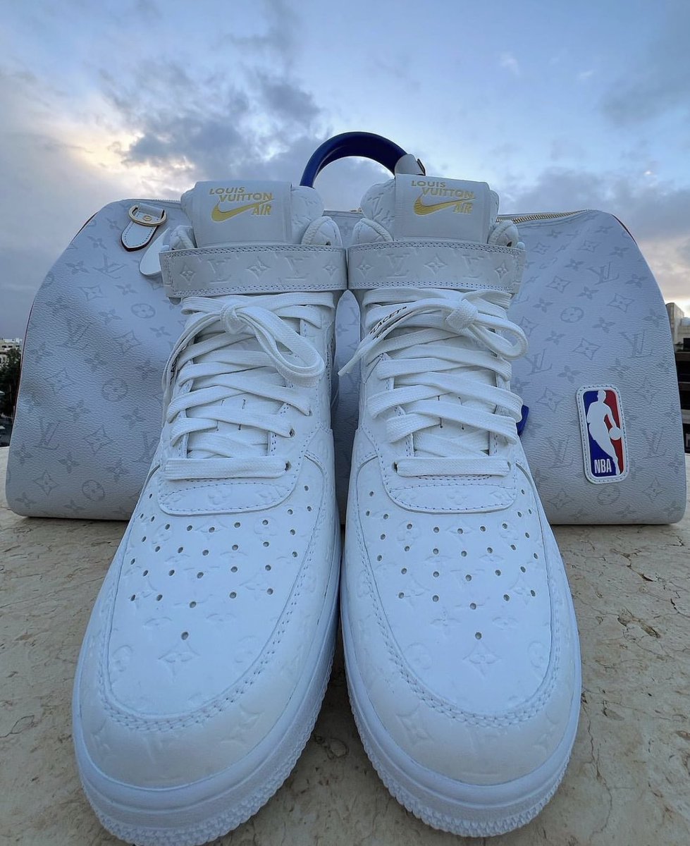 NonstopBlacc's tweet photo. @Ekitipikin Louis Vuitton Air Force 1 Mid “Virgil Abloh White”         ✅✅✅🫱🏾‍🫲🏿🫱🏾‍🫲🏿🤍🤍🤍
Available as seen 
Please retweet https://t.co/VUGs1UvtSs