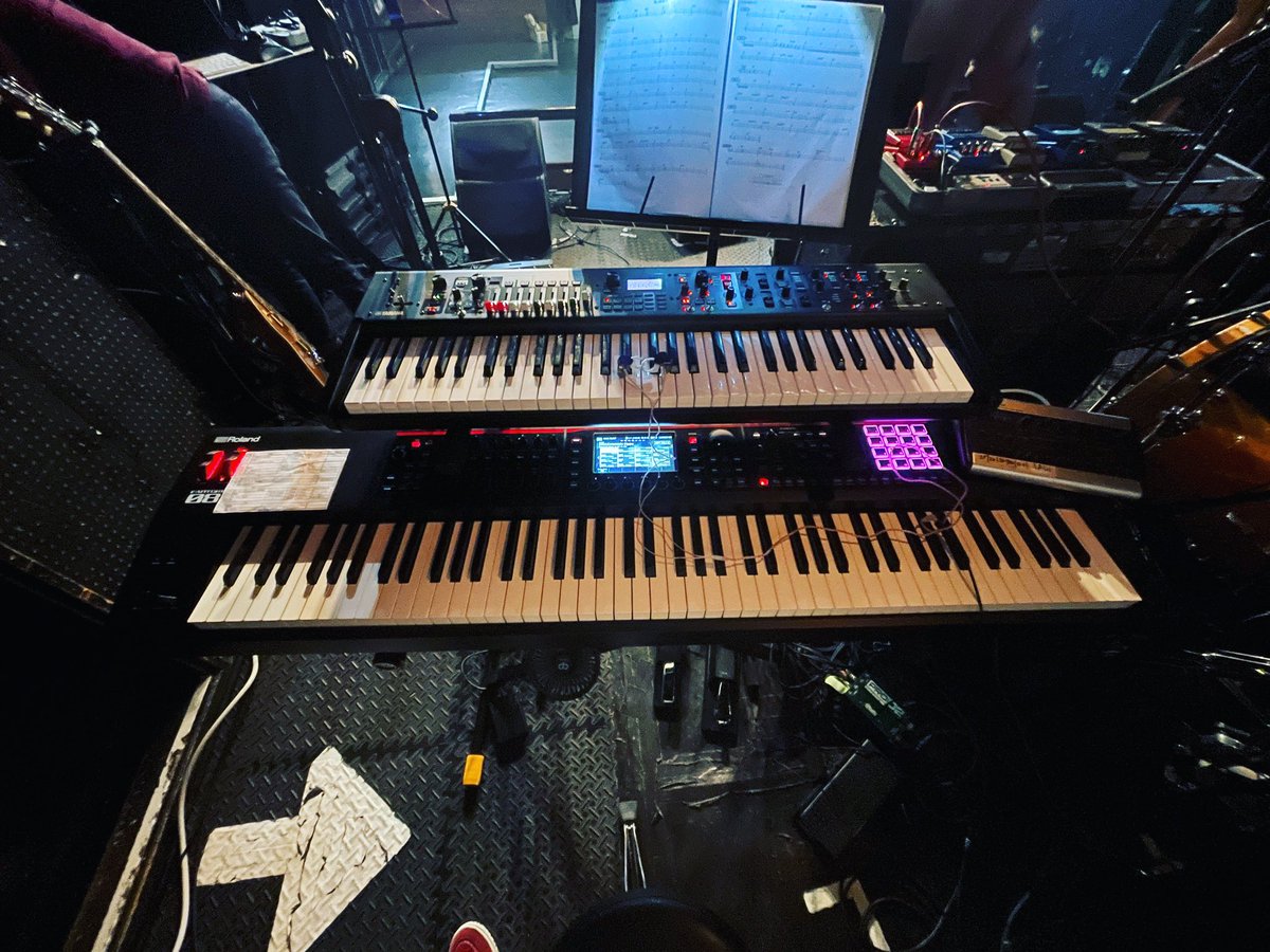 Tatsuya08232's tweet photo. サウンドチェックなう!!
#ta2yakeyboard #keyboardist #keyboardplayer #yamaha #yc61 #roland #fantom08 https://t.co/ijLOnhVQrf