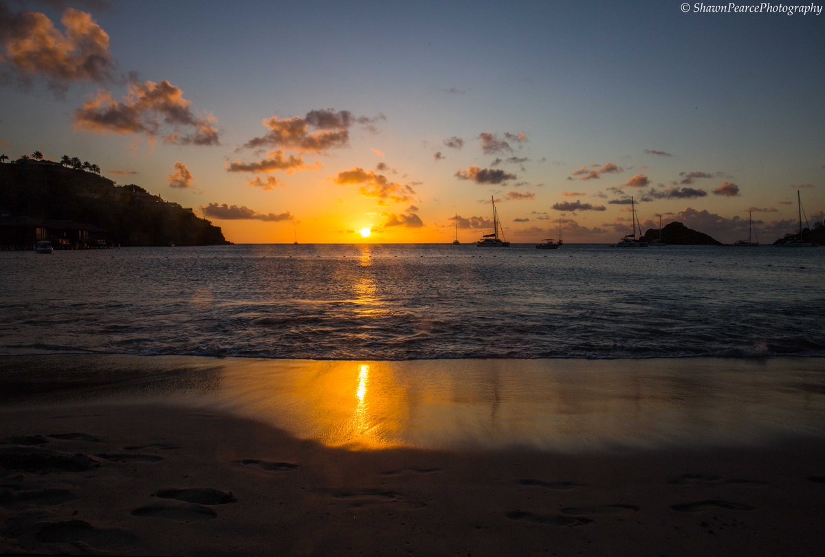 spearcephotos's tweet photo. #beautiful #sunset #DeepBay #Antigua #Caribbean #travel #vacation #holiday #picoftheday #PictureOfTheDay #photooftheday #photographer #photography #travelphotography #beach #coast #sea #sunsetphotography #canonphotography @antiguabarbuda @antigua @NatGeoTravel @BBC_Travel https://t.co/CuCUjf9Asv