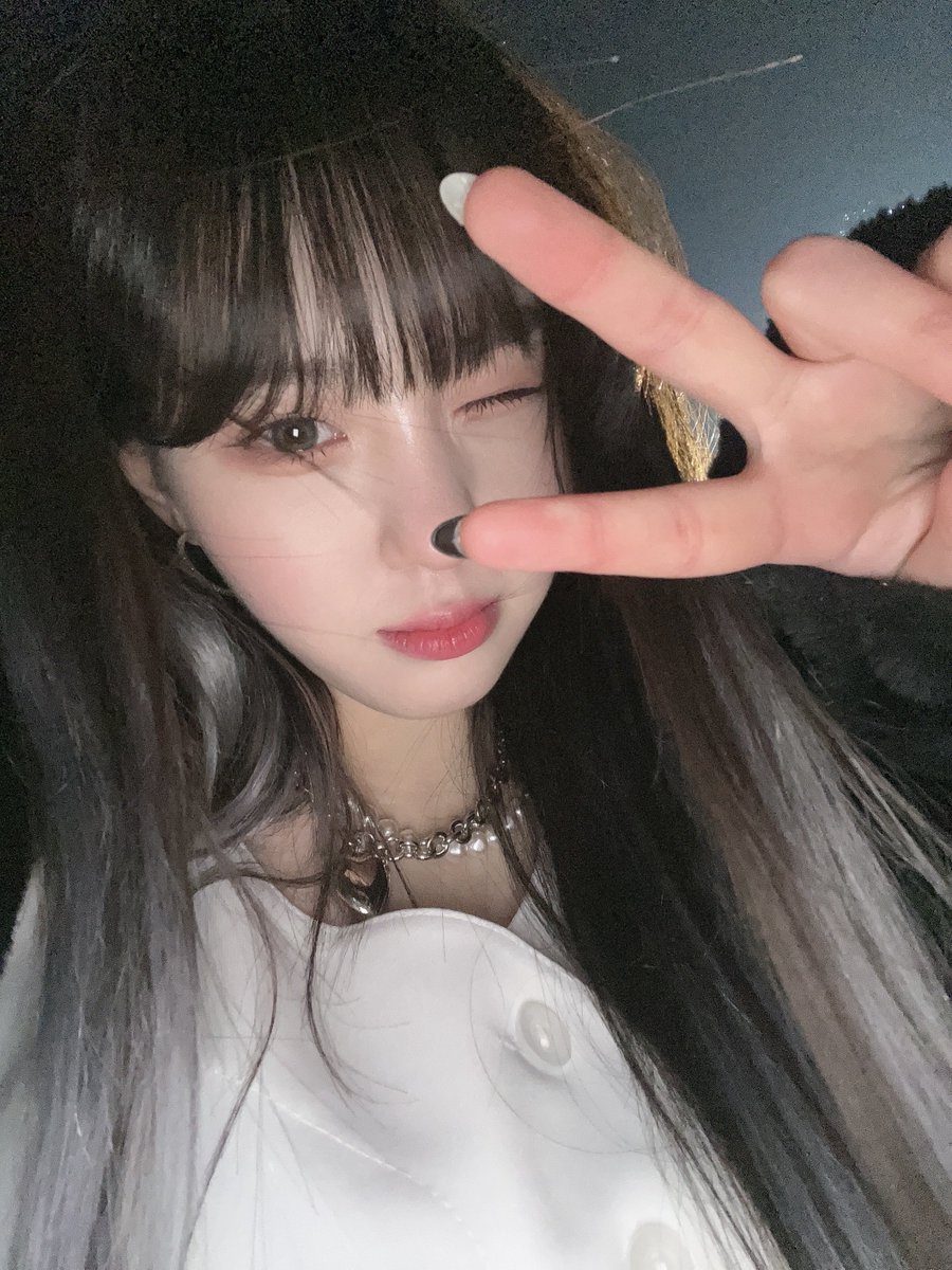 chaehyun hours tweet media