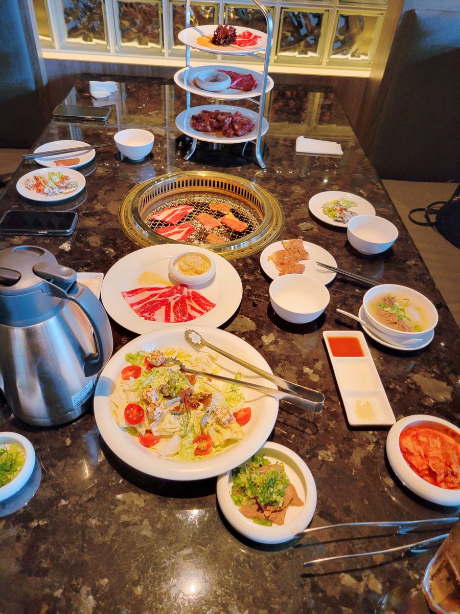 今天很開心跟這位穩重具有男人味的粉絲吃飯，非常吸引我

聊天過程中非常開心，謝謝你願意把我當成好朋友那樣跟我分享你的生活大小事

你說有空隨時都可以找你吃飯，這樣我會每個月都想跟你見面內

最後當然要抱一下你囉

期待下一次見面

#抖內加賴 https://t.co/0jMTPO10Ng