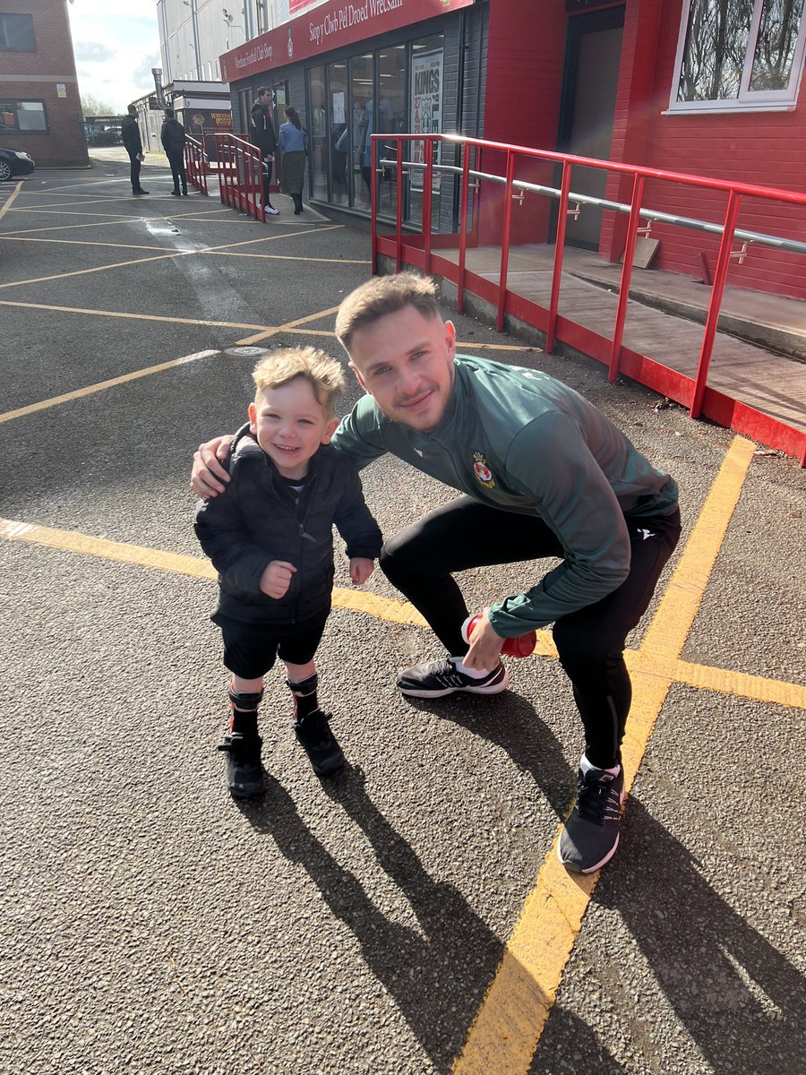 alisonnjanee's tweet photo. Carter would spend all day every day at the club shop if he could, his little happy place❤️🤍

Look how flat those feet are 🥲 https://t.co/K44MgF8smP